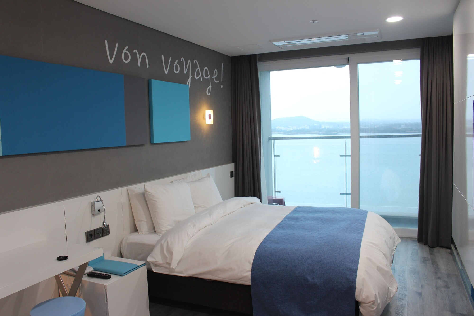 DELUXE, DOUBLE BED, OCEAN VIEW