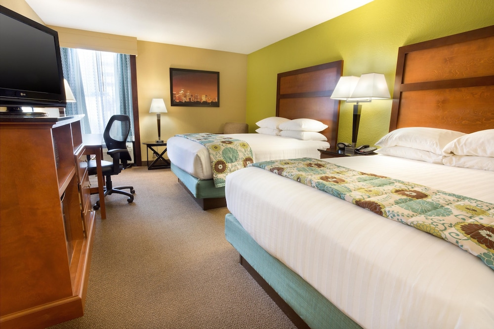 Drury Inn & Suites Near the Galleria Houston 10/49