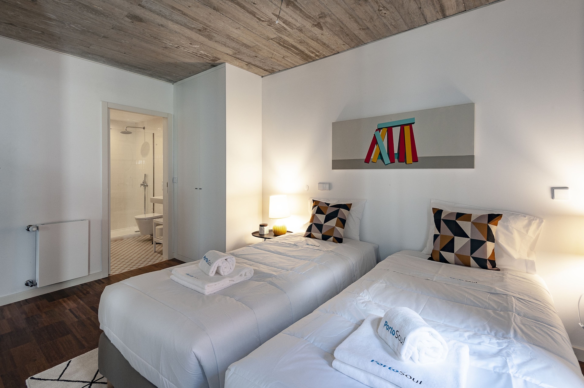 APARTMENT, MULTIPLE BEDS