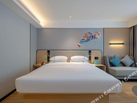 Smart, Queen Bed