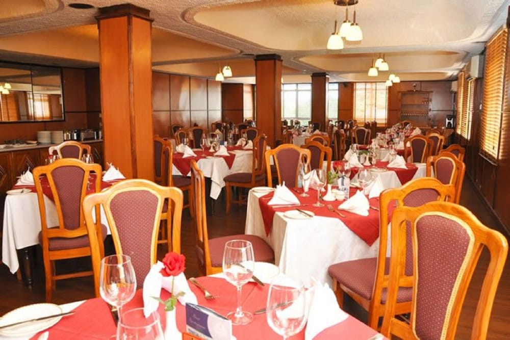 Gold Crest Hotel 49/71