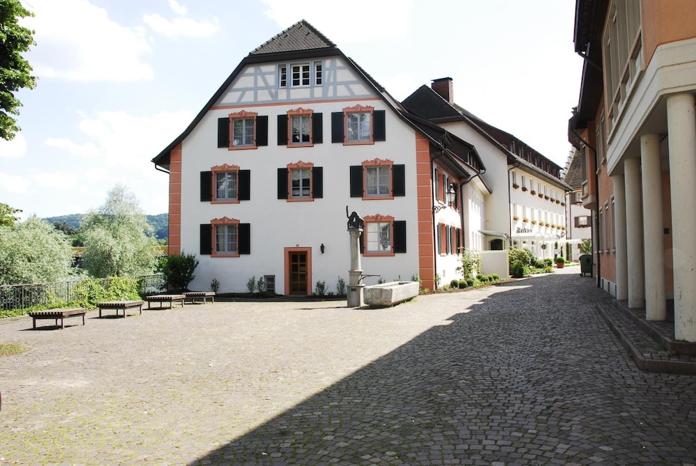 Ringhotel Goldener Knopf 36/48