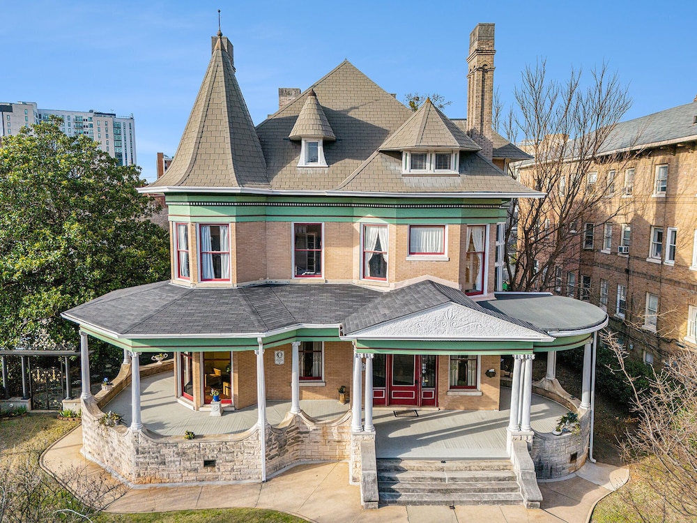 Hassinger Daniels Mansion Bed and Breakfast 8/50