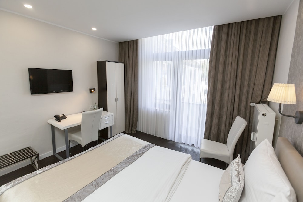 Hotel Prinz Anton 11/40