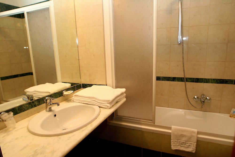 Orlanda Hotel 46/50