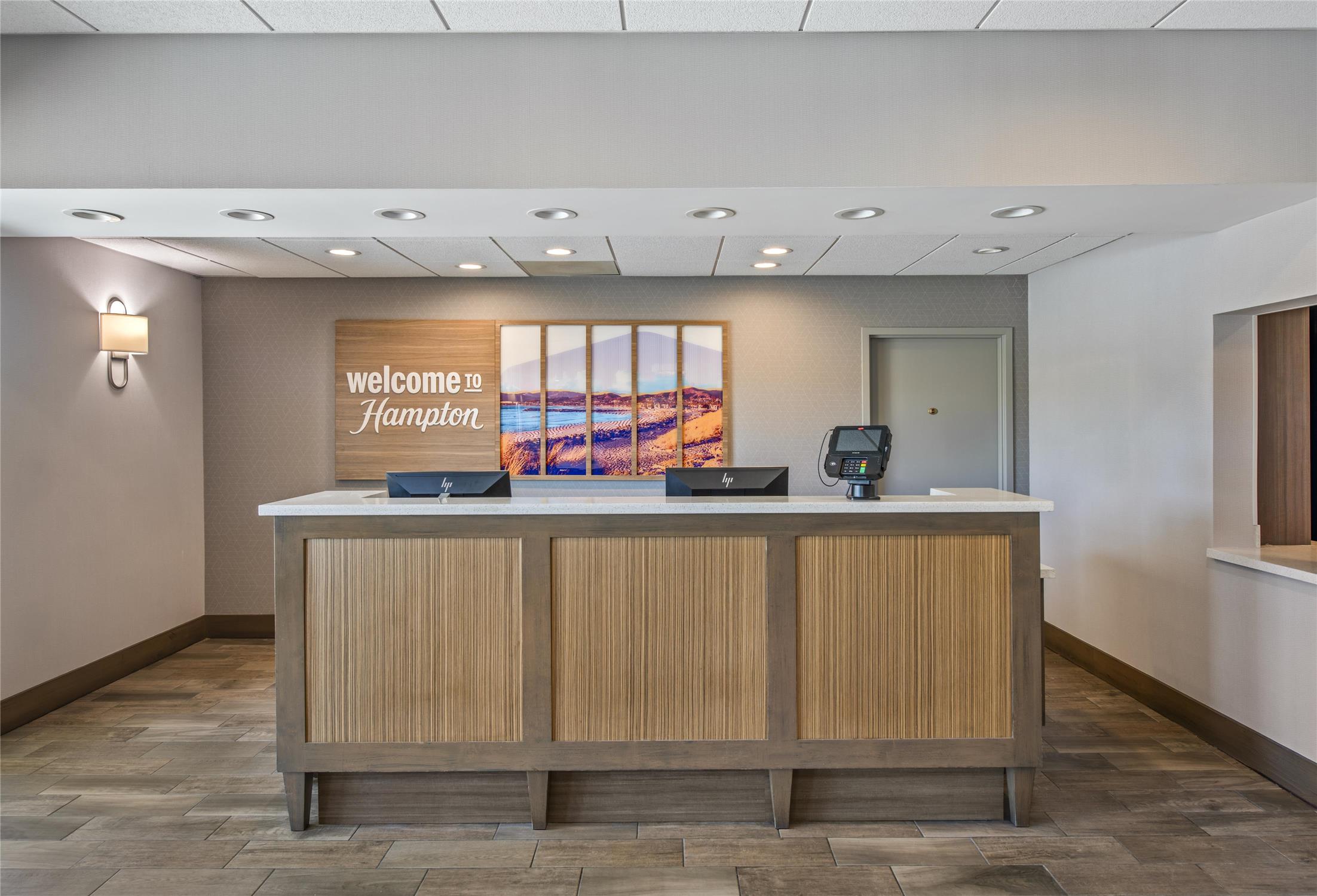 Hampton Inn Channel Islands Harbor 8/65