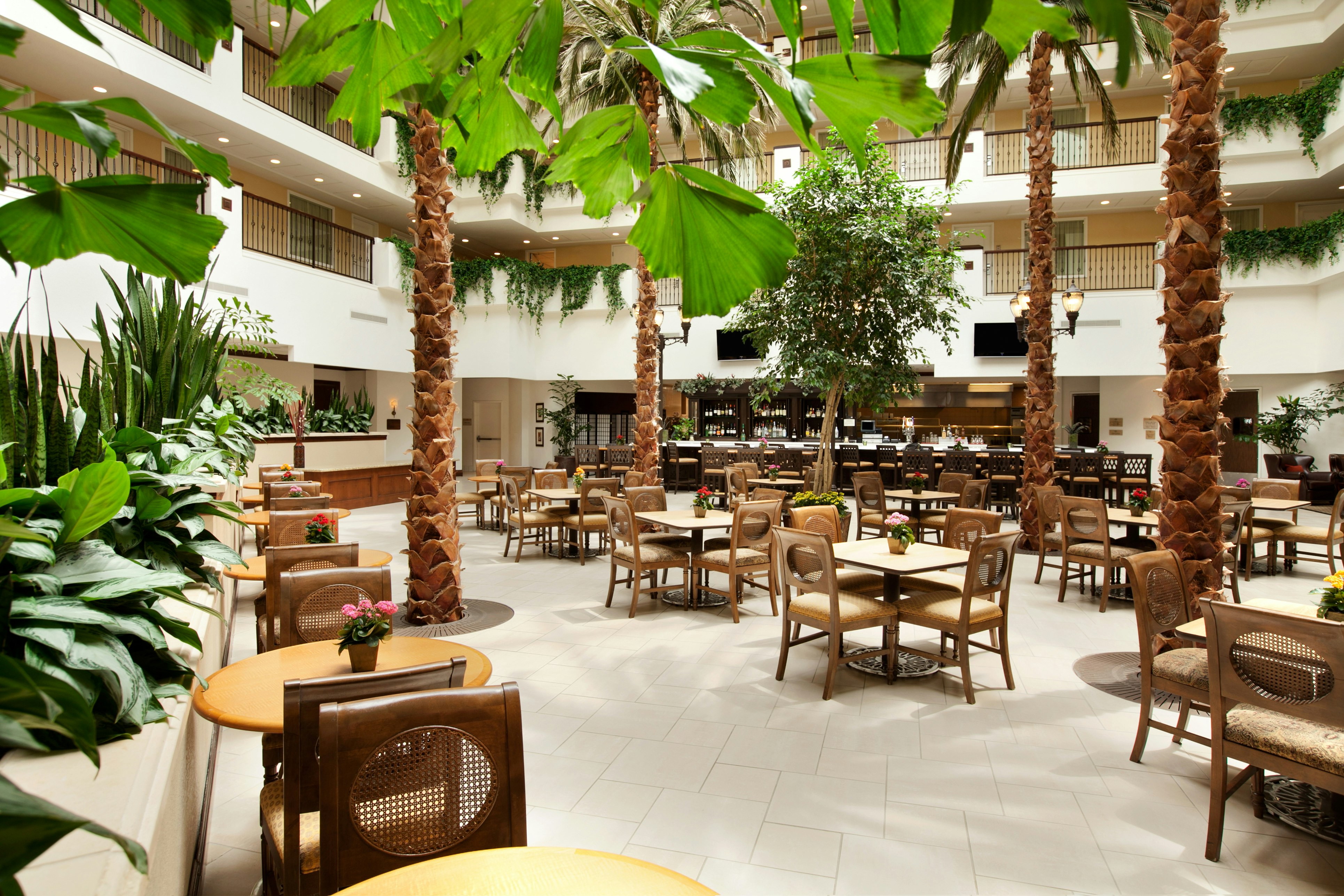 Embassy Suites La Quinta & Spa 68/85