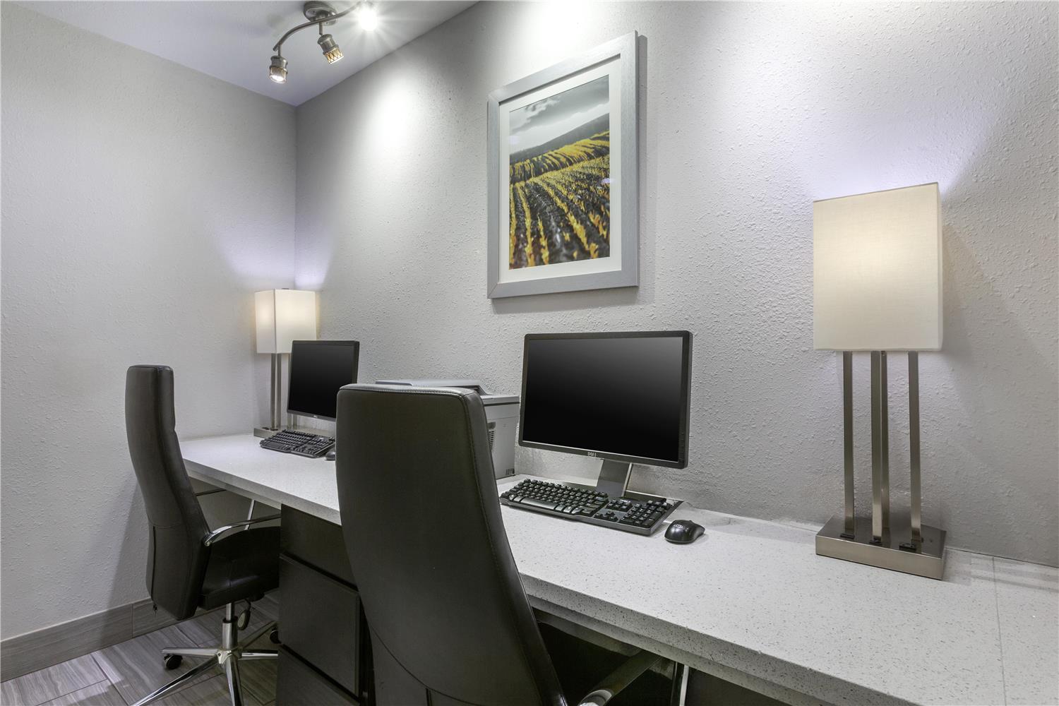 Best Western Plus Lampasas Inn and Suites 31/36