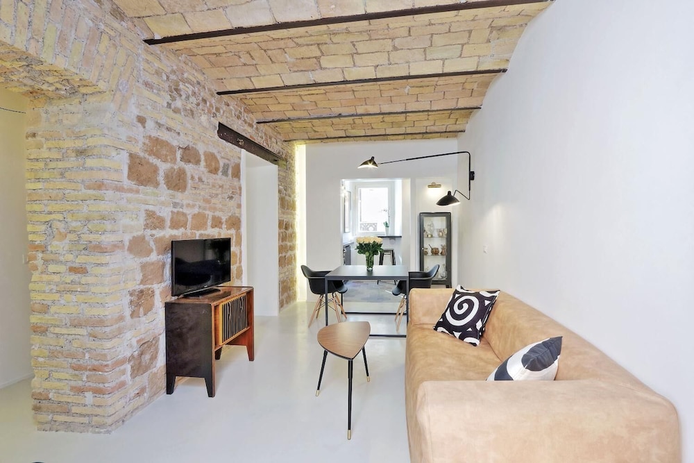 Design Flat for 4 near Colosseum 8/24