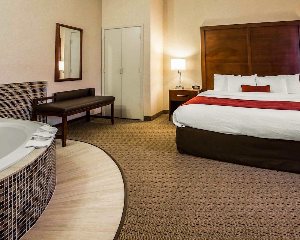 Spark by Hilton Stafford Sugar Land 10/40