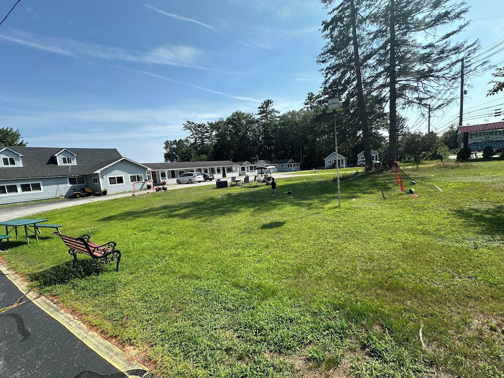 Pilgrim Inn & Cottages 53/58