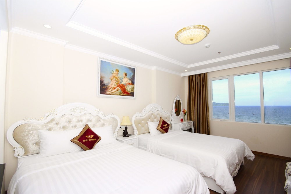 Tuyet Son Hotel 25/68