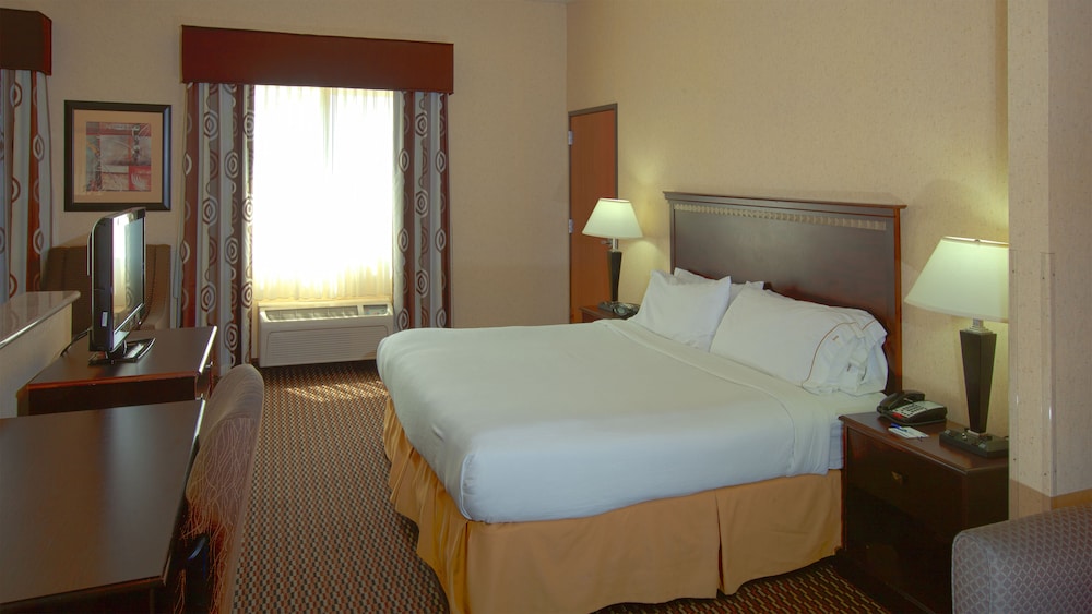 Holiday Inn Express & Suites Nampa - Idaho Center 30/78