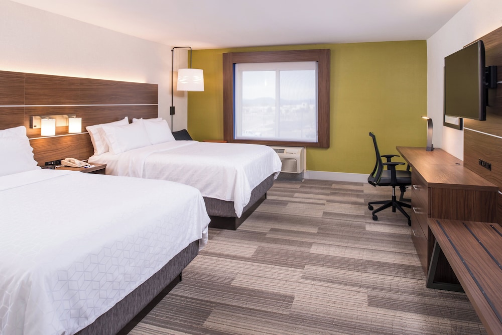 غرفة قياسية بسريرين كوين، Holiday Inn Express Sierra Vista 3/4