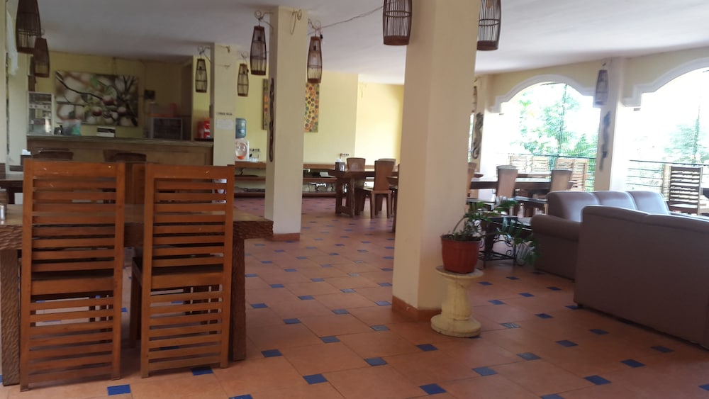 Centro Bajo Hotel 32/50