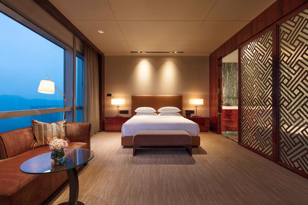 Grand Hyatt Shenzhen 16/75