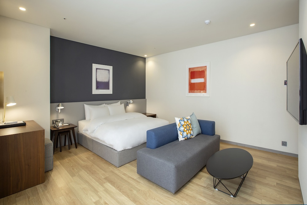 EXECUTIVE, DOUBLE BED