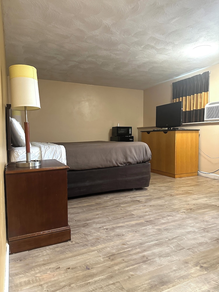 Wickford Motor Inn 44/53