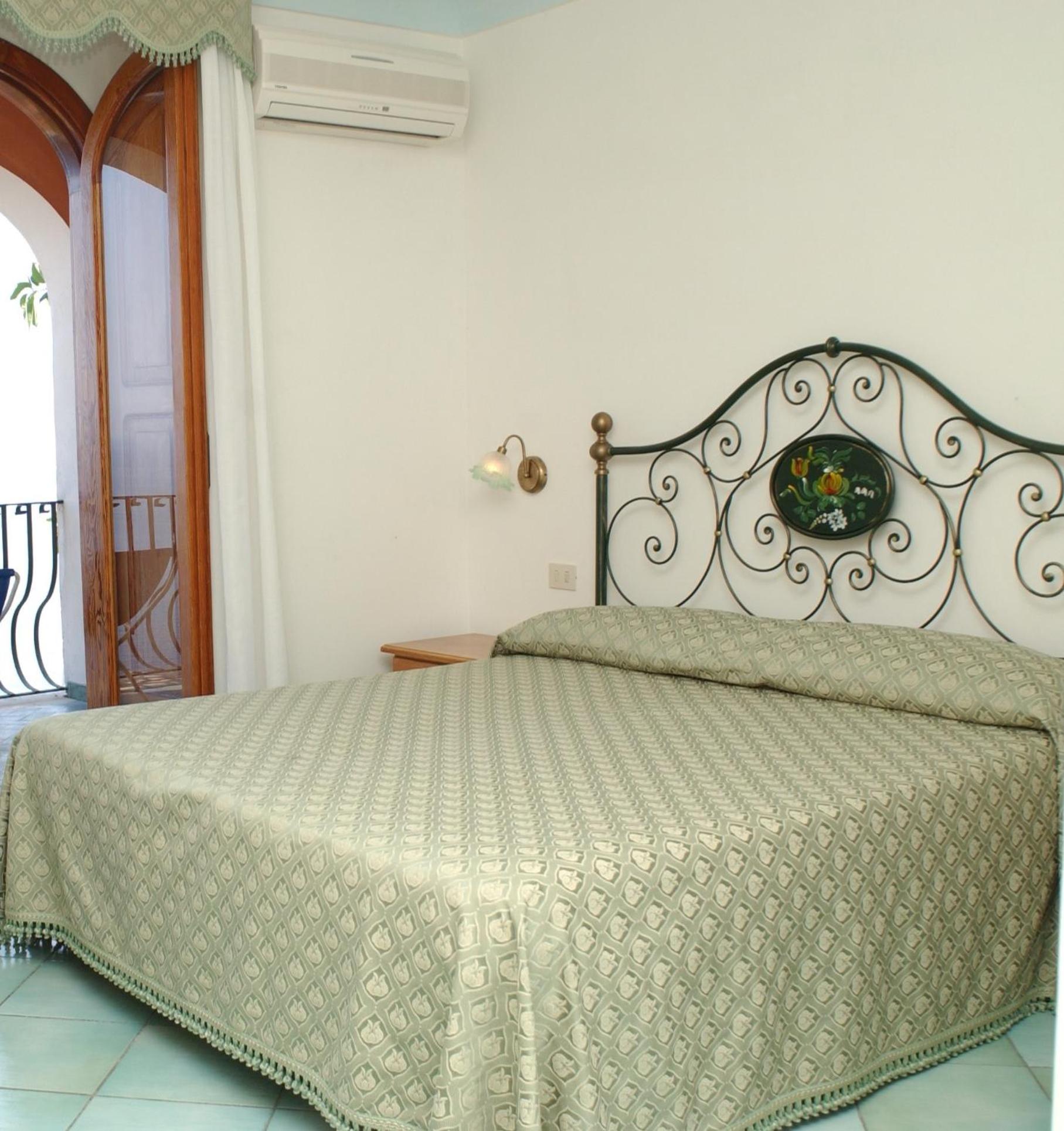 Room, Double Bed