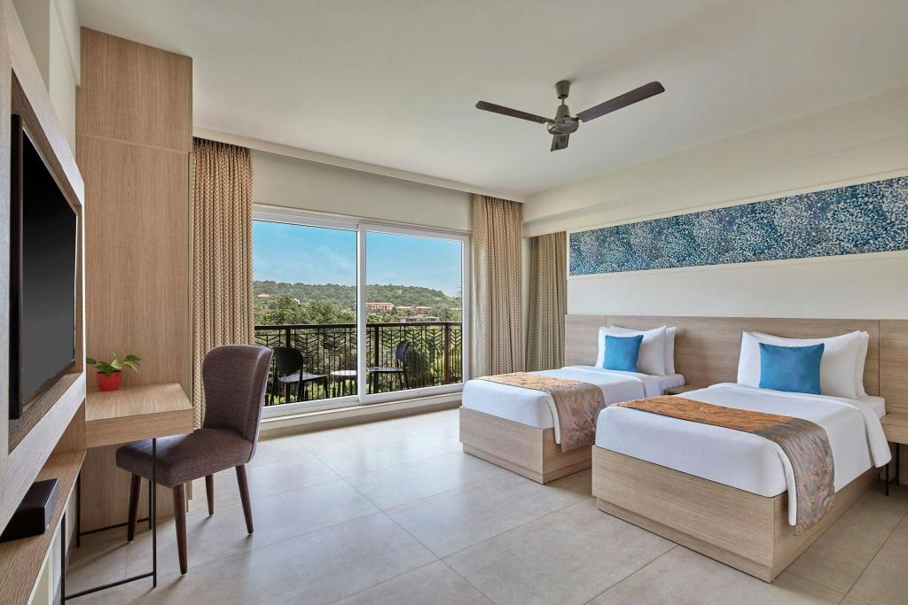 2 Bedrooms, Classic, Suite, Twin Beds, Queen Bed, Partial View