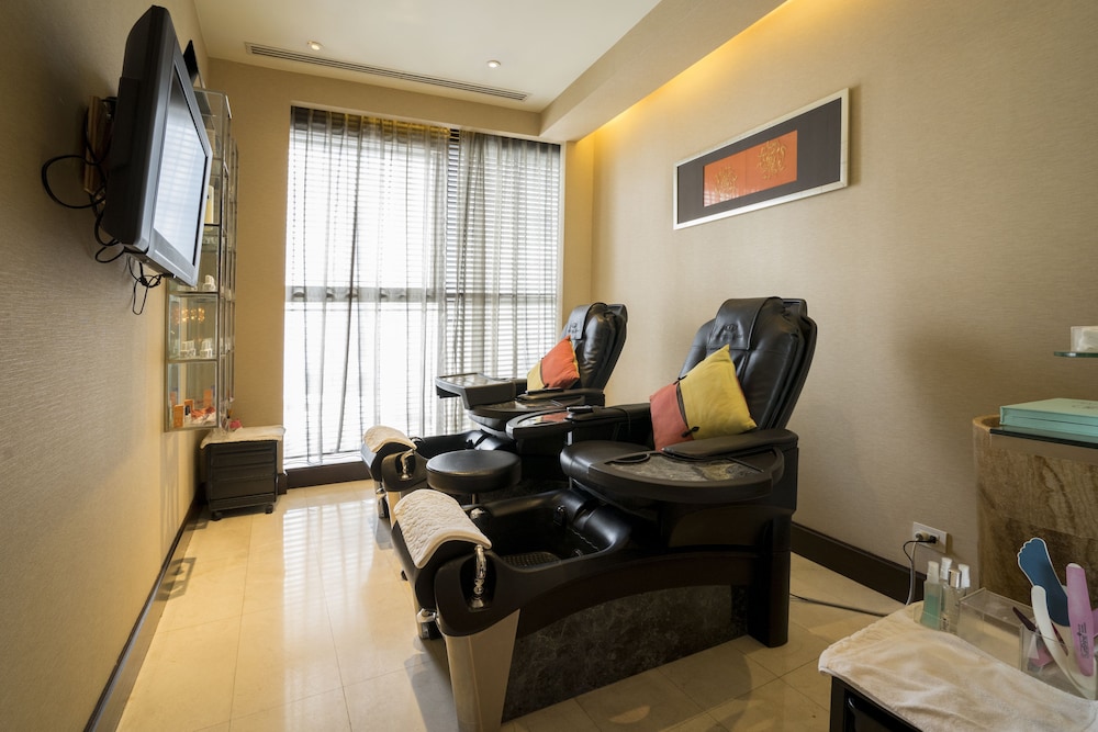 Hilton Bangkok Grande Asoke 44/59