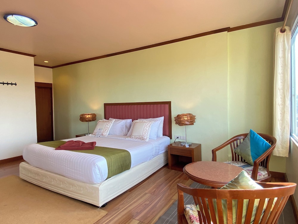 Thipurai Beach Hotel 17/50