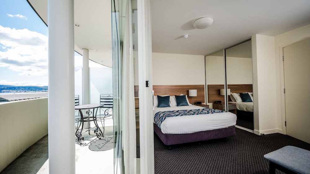 1 BEDROOM, PENTHOUSE
