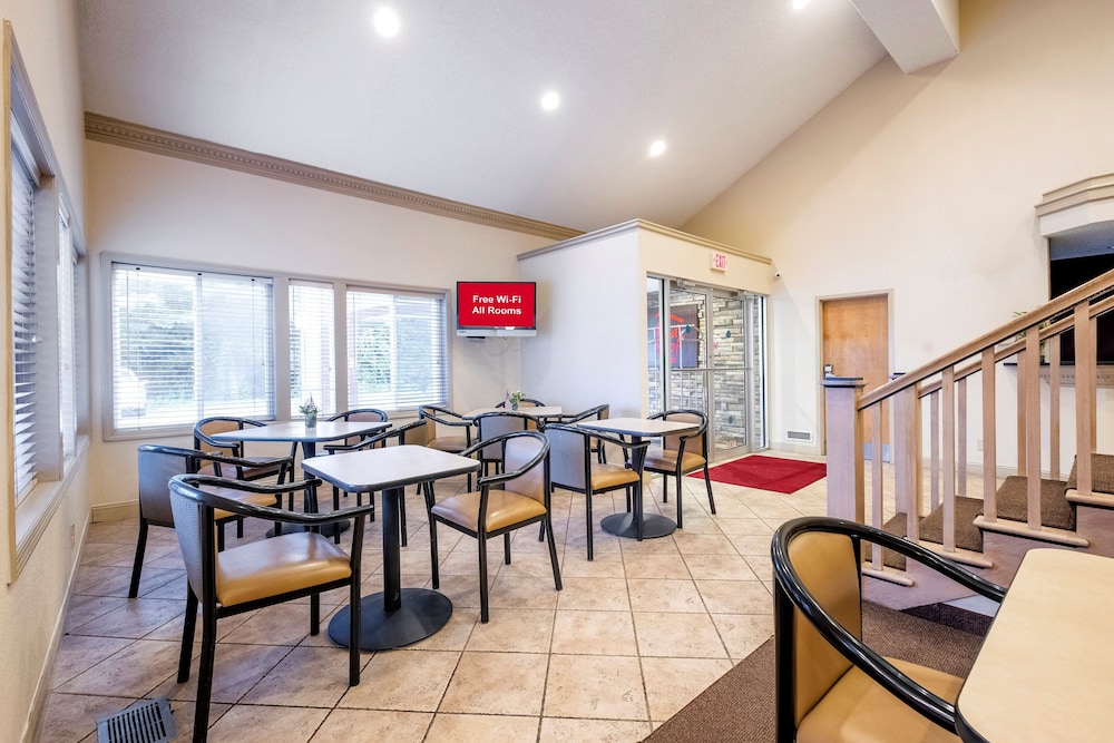 Red Roof Inn Clifton Park 31/37