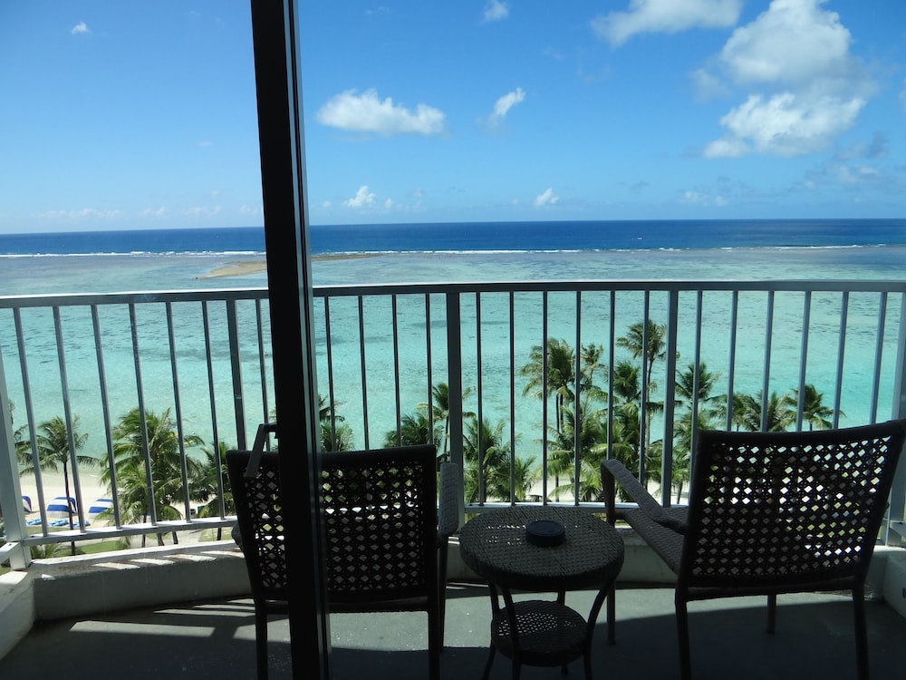 Crowne Plaza Resort Guam 83/95