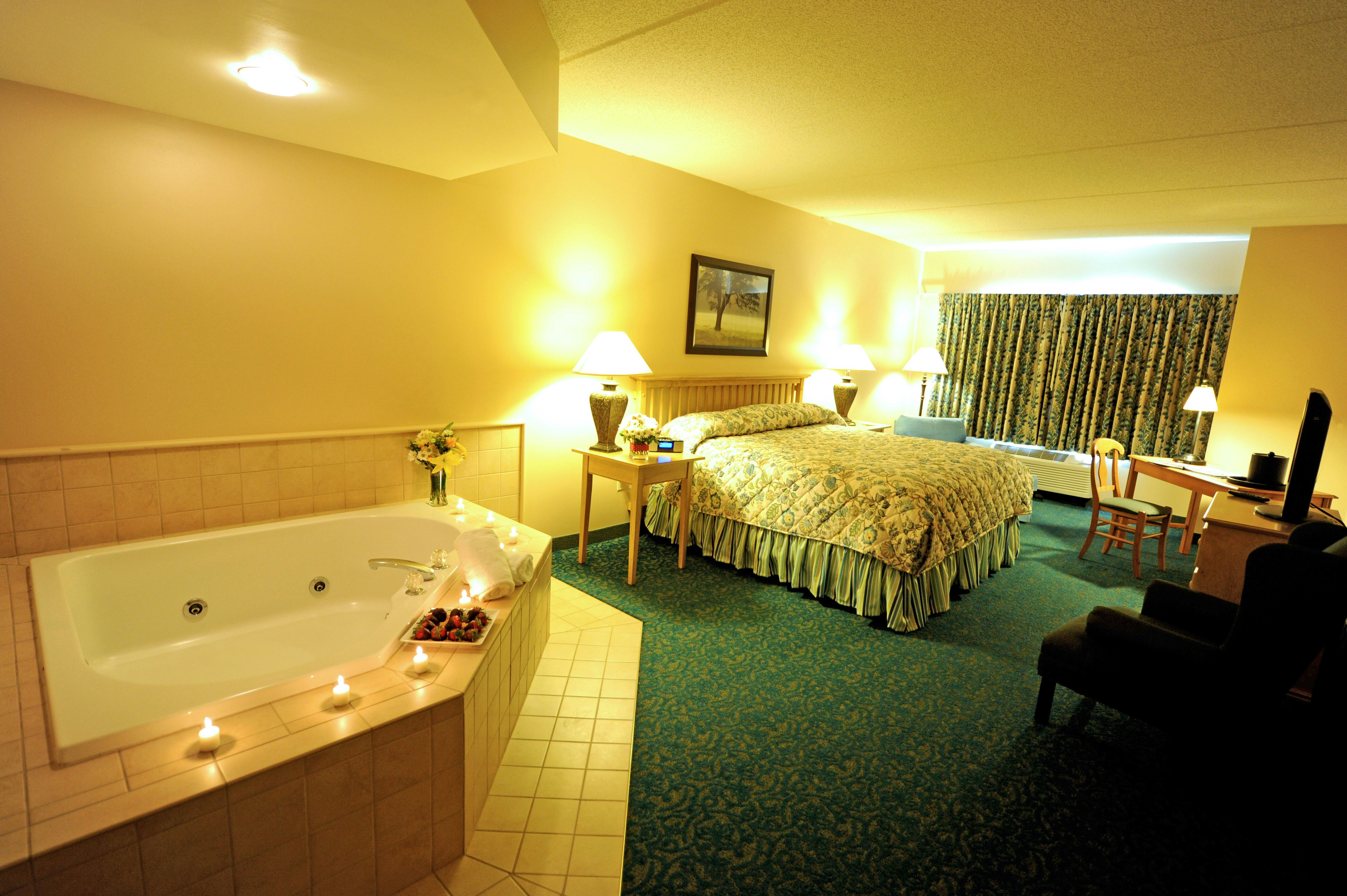 The Lodge At Geneva-On-The-Lake 40/40
