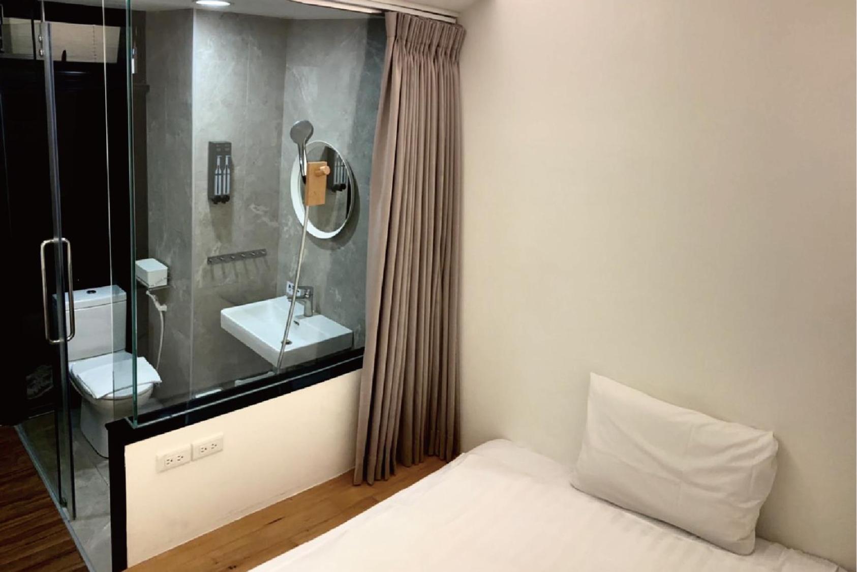 Room, Futon Bed, Single, Small