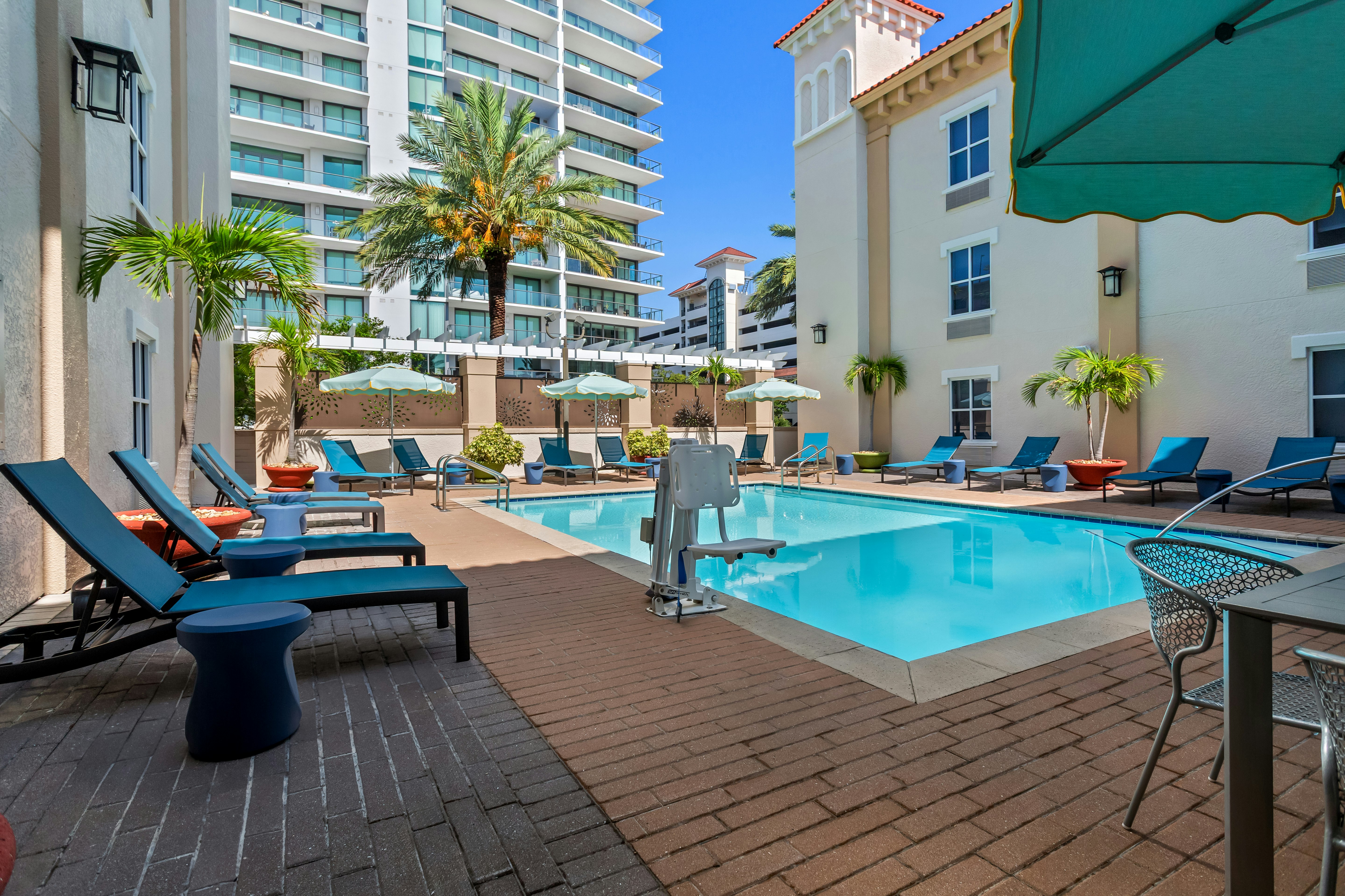 Hampton Inn Suites St Petersburg Downtown 50/51