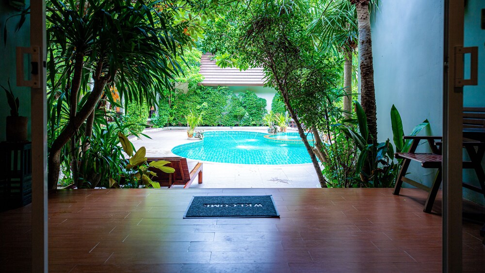 Baan Klang Aow Beach Resort 6/66