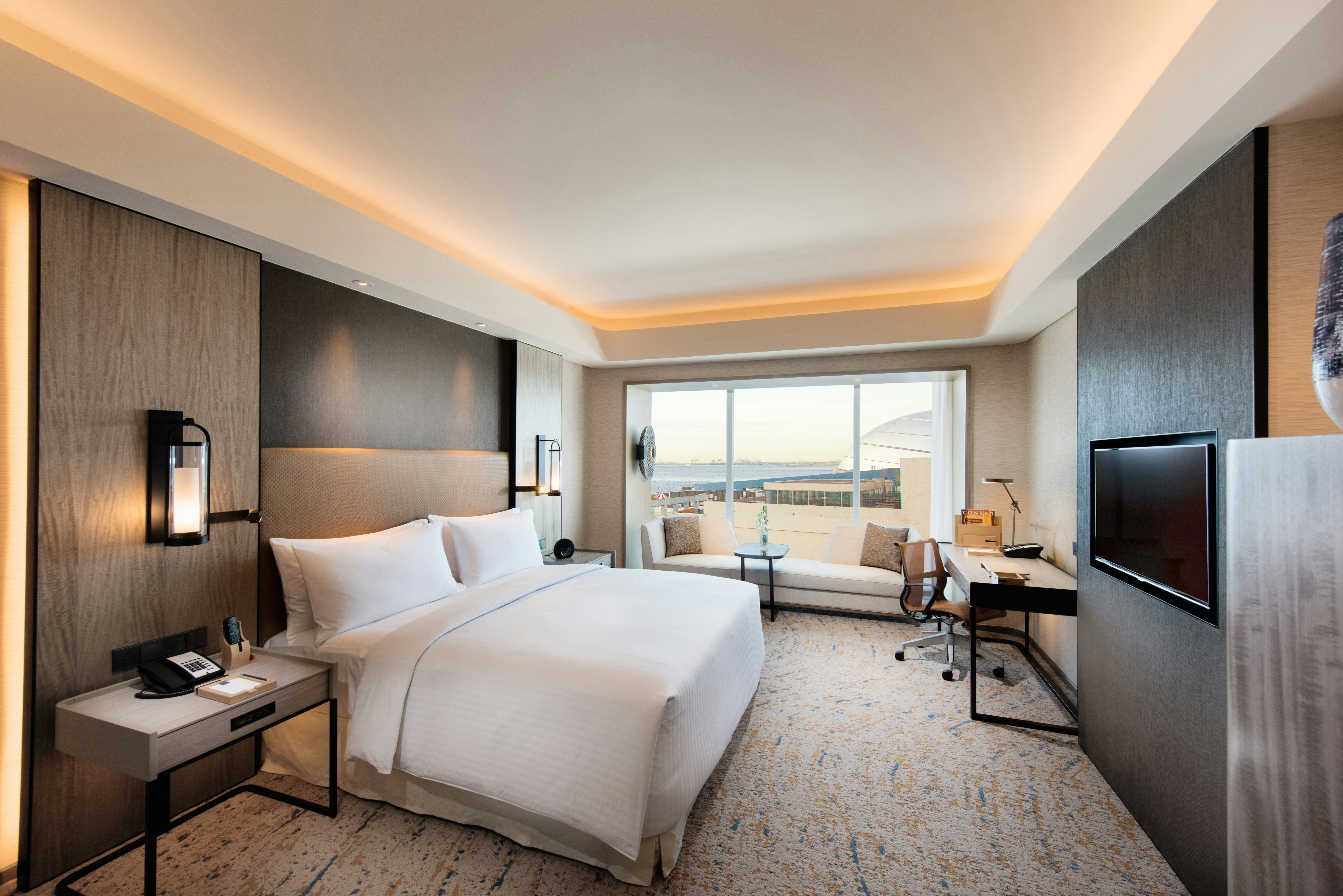 Deluxe, King Bed, Bay View, Accessible
