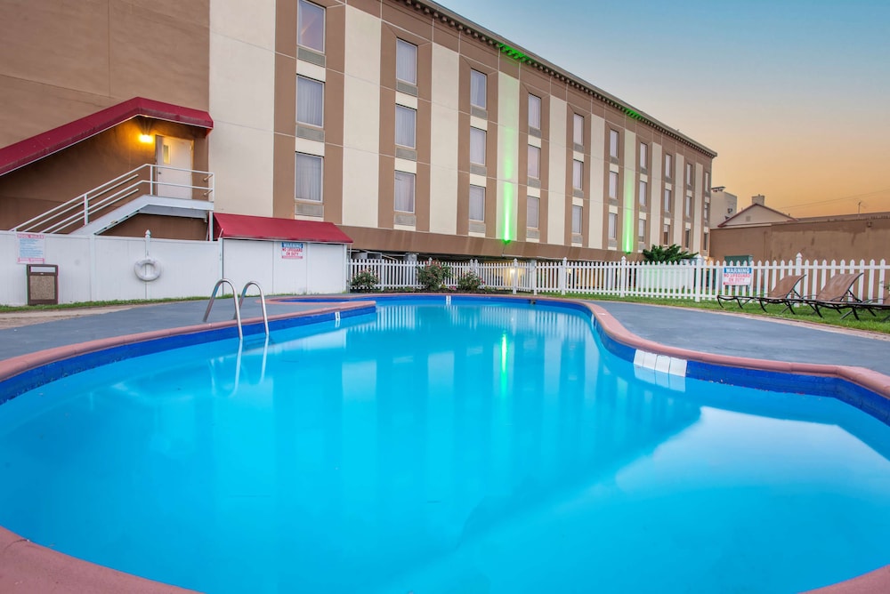 Best Western Fort Washington Inn 4/69