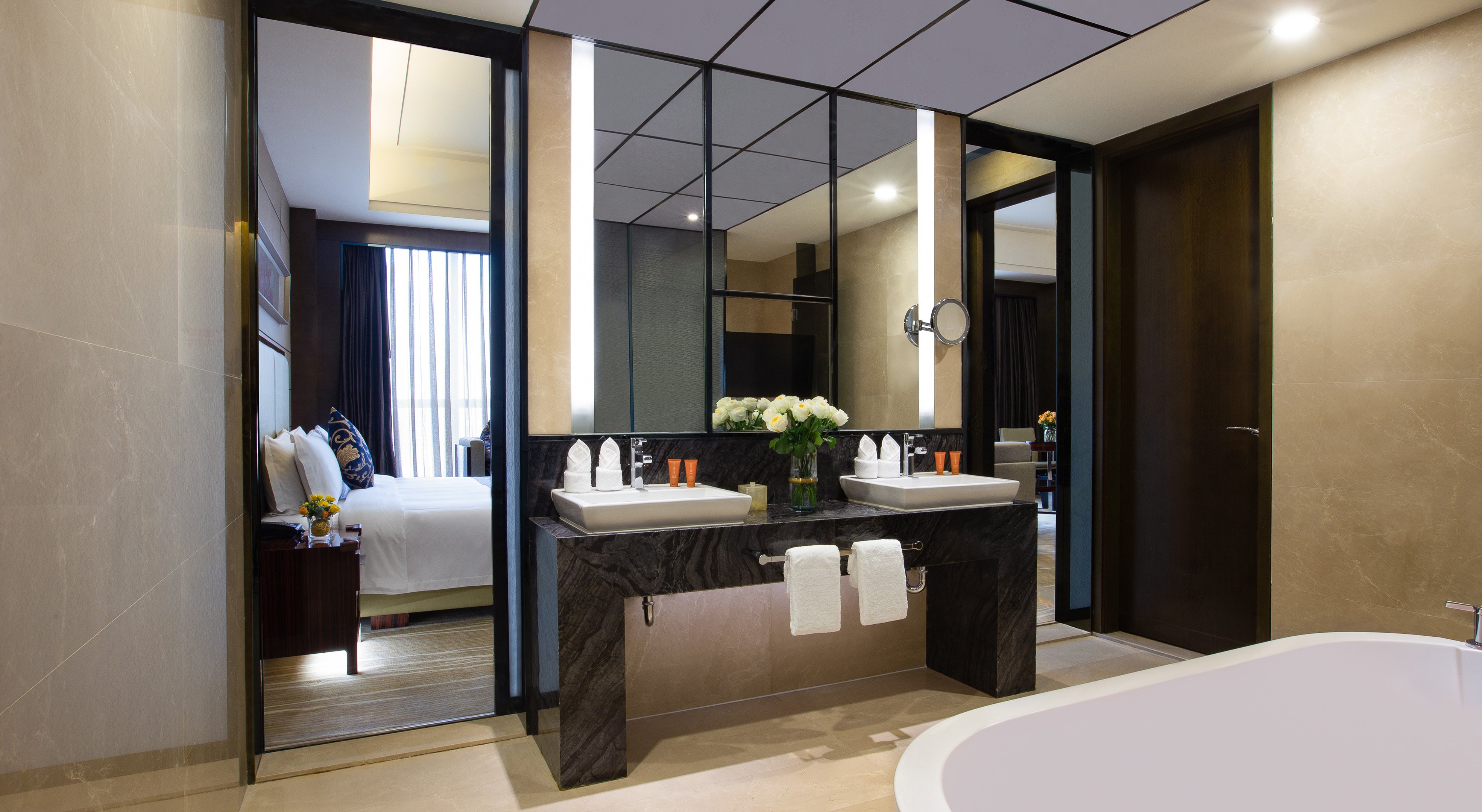 Crowne Plaza Shenzhen Longgang City Centre 50/50