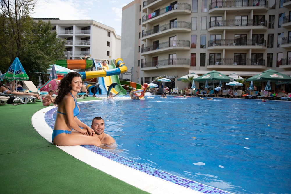 Prestige Hotel And Aquapark 64/72