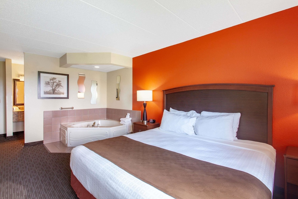 AmericInn by Wyndham St. Cloud MN I-94 5/35