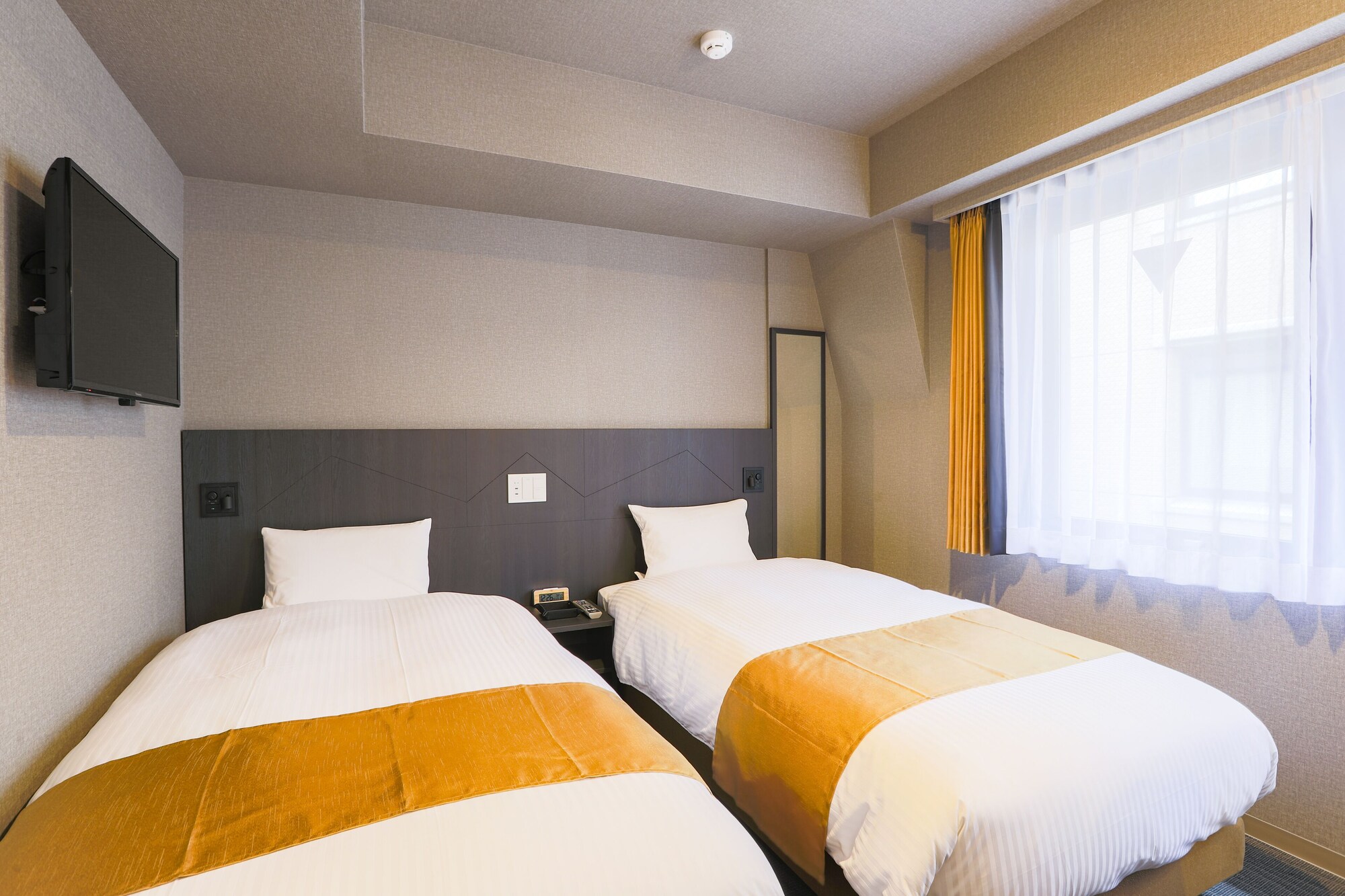ECONOMY, TWIN BEDS