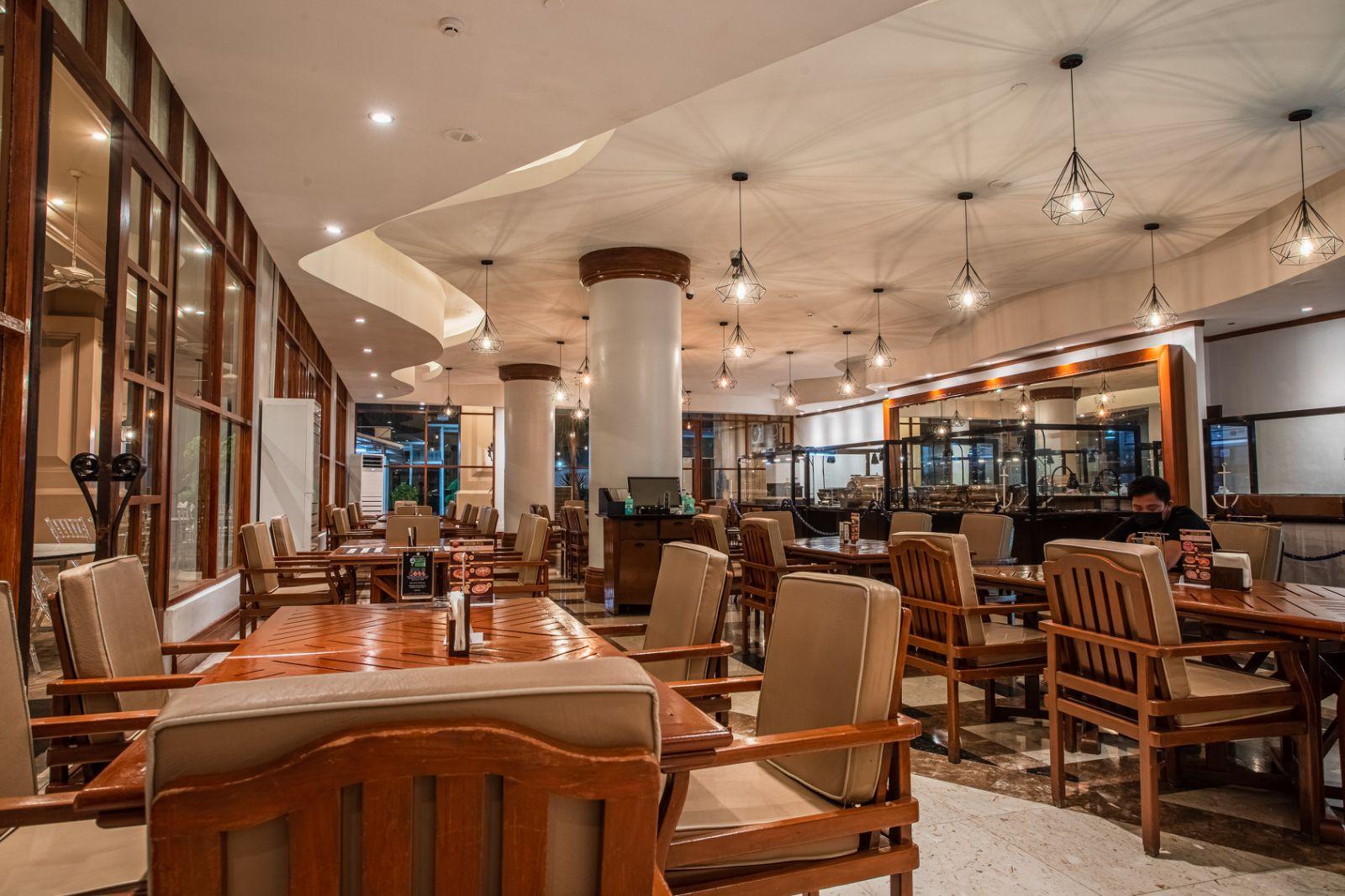 Subic Bay Yacht Club 26/49
