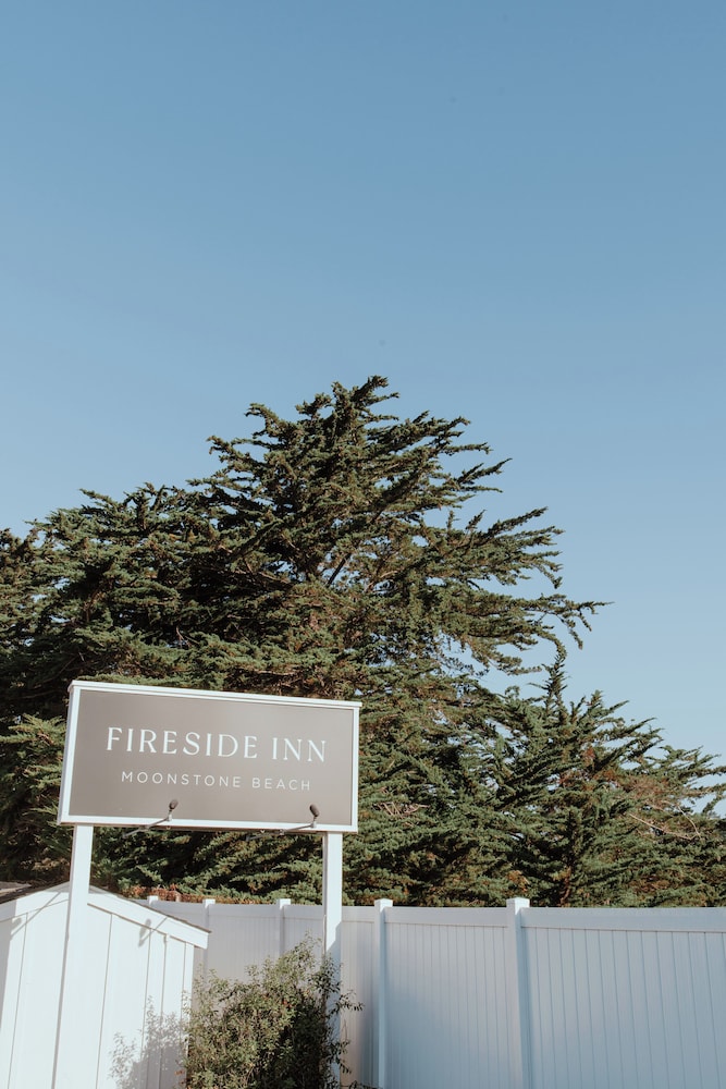 FIRESIDE INN ON MOONSTONE BEACH in CAMBRIA - CA
