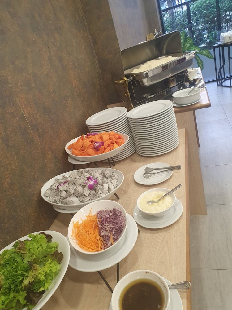 Almas Hotel Bangkok 55/65