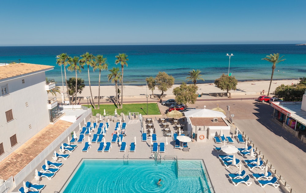R2 Veronica Beach Hotel 39/48