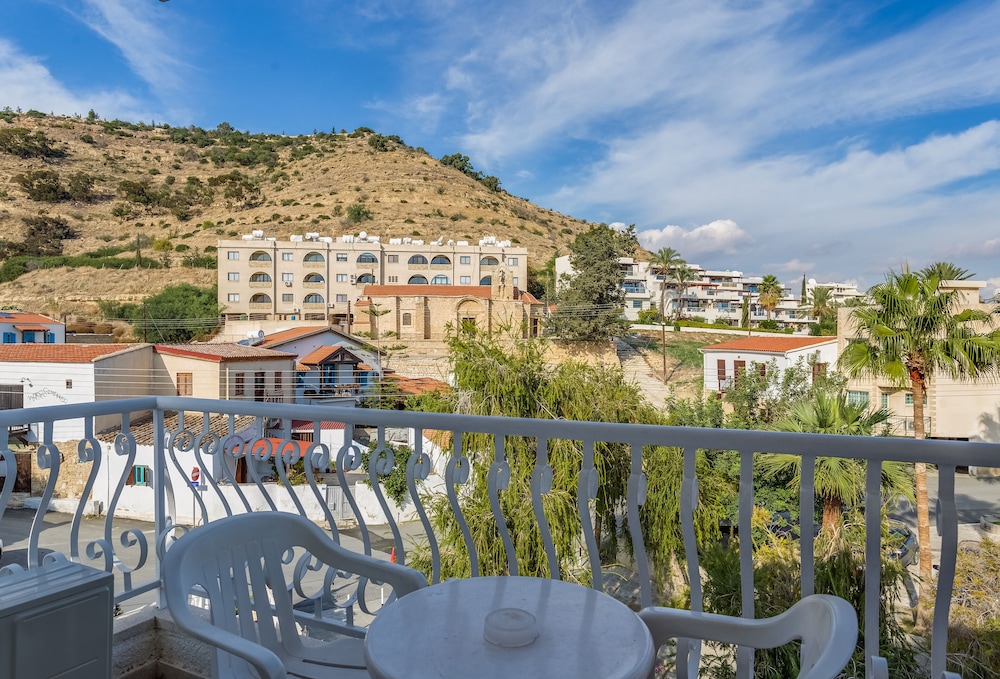 Antonis G Hotel Apartments 35/50