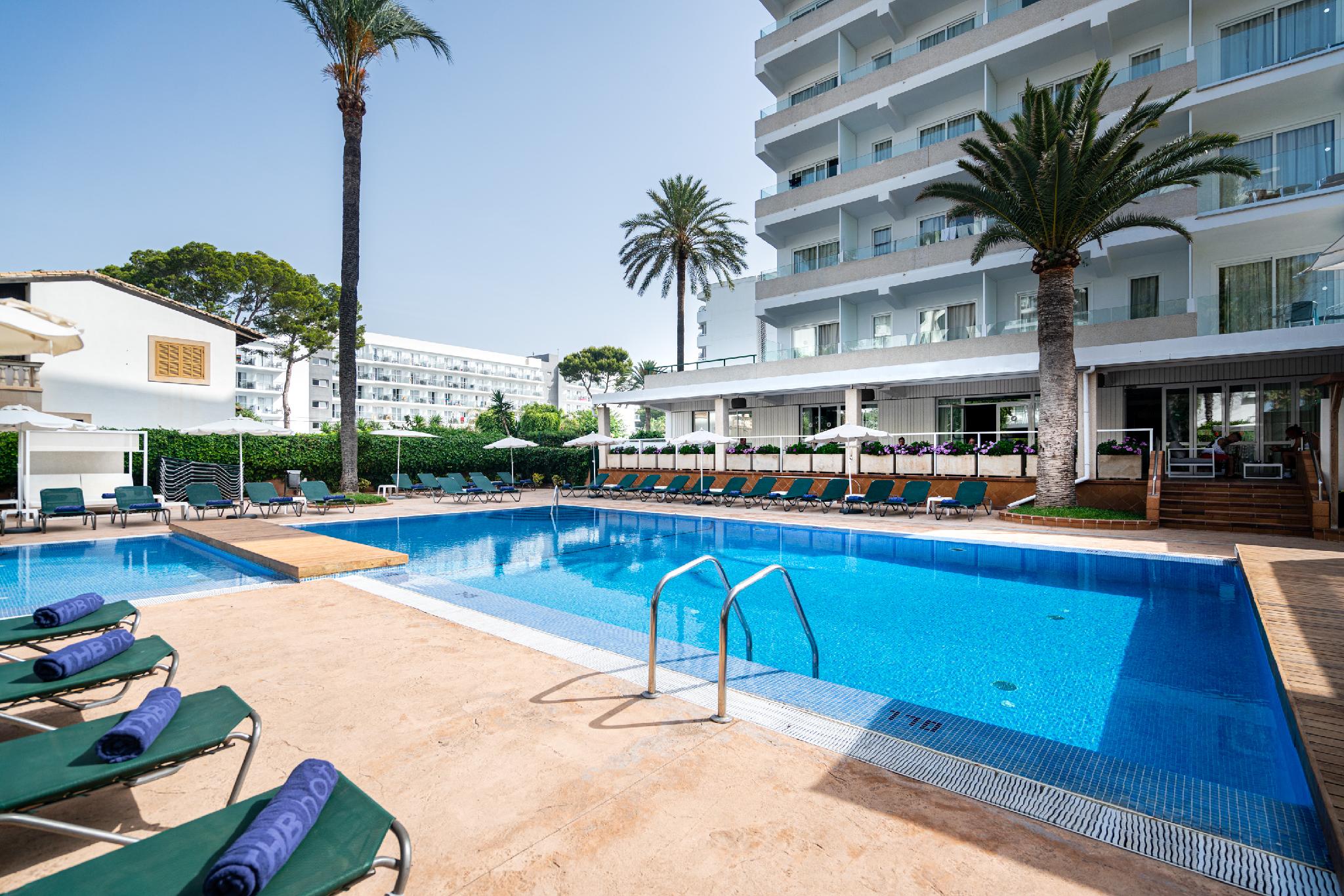 ROOM, DOUBLE OR TWIN BED, POOL VIEW