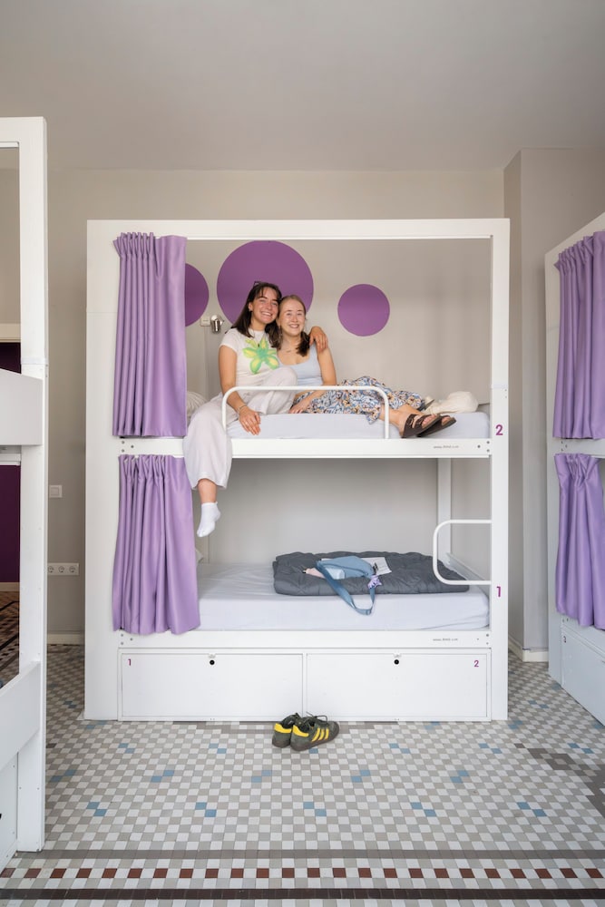 Purple Nest Hostel 7/60