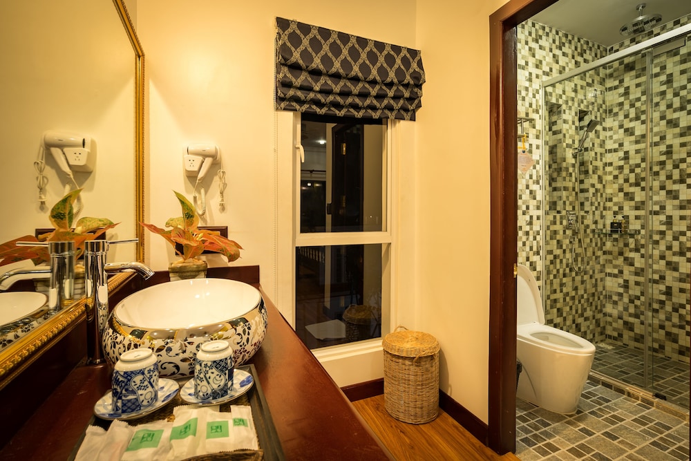 Beyond Yangon Boutique Inn 66/68