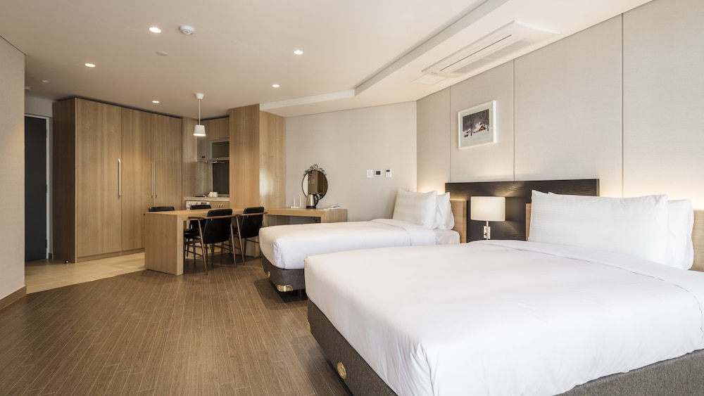 The First Stay Hotel 22/42