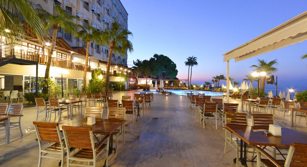 Anitas Beach Hotel 19/32