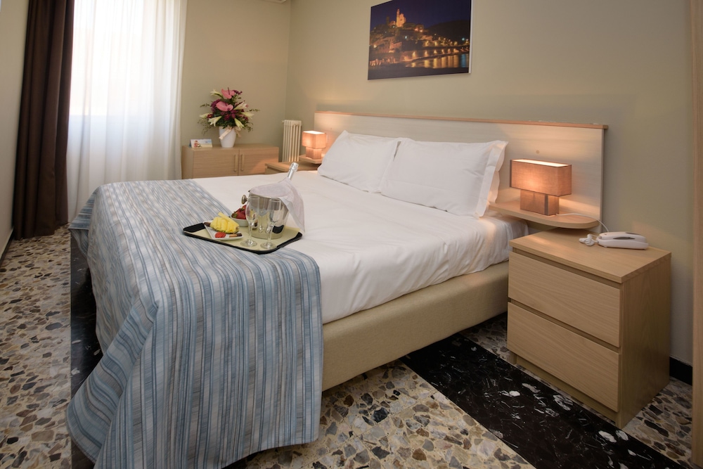 Hotel La Marina 25/63